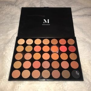 EUC 35O2 morphe palette/ 35 shades